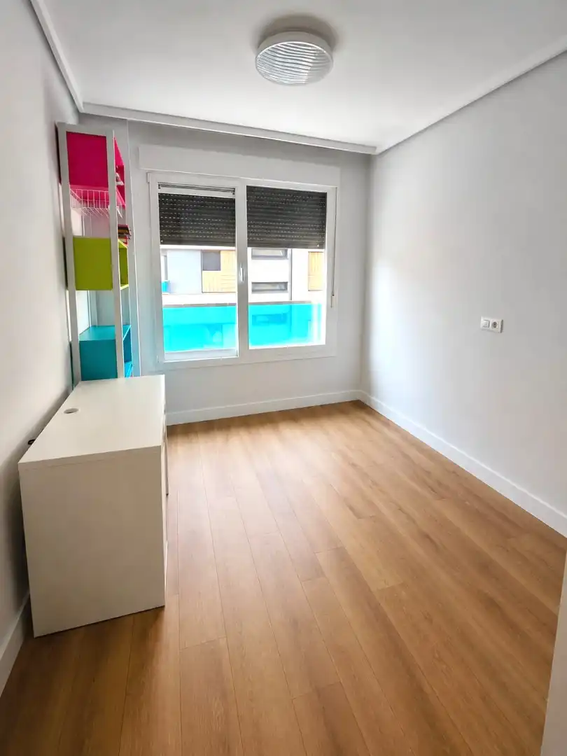 Habitación de Piso en venta en Barakaldo  con Trastero, Amueblado y Balcón