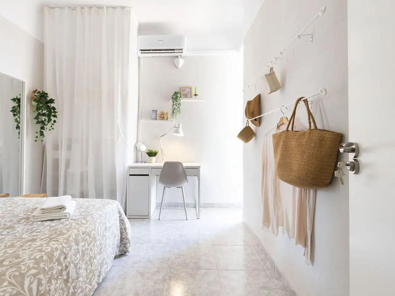 Bedroom of Flat for share in Murcia  with Air Conditioner, Heating and Terrace