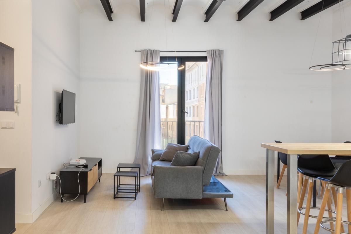 Piso en venta en C/ de Villena, 13, El Pilar