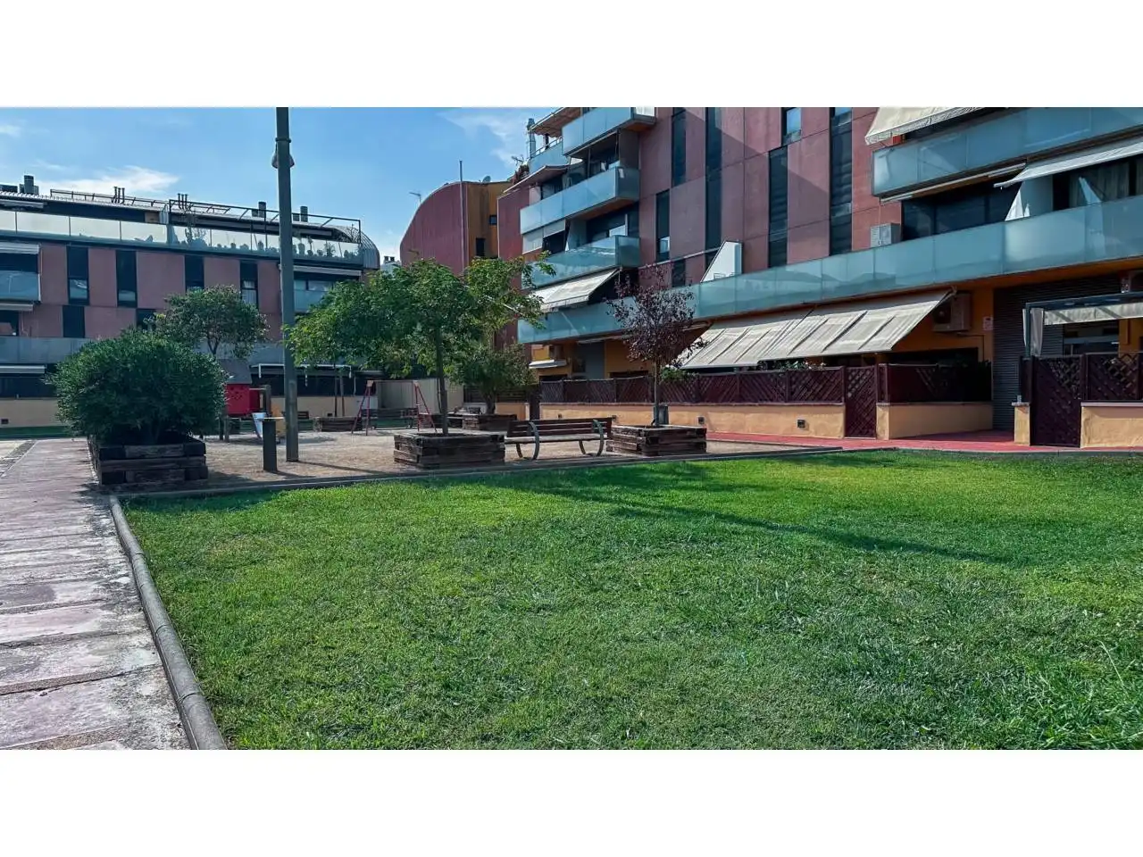 Vista exterior de Piso en venta en Terrassa con Aire acondicionado, Calefacción y Balcón