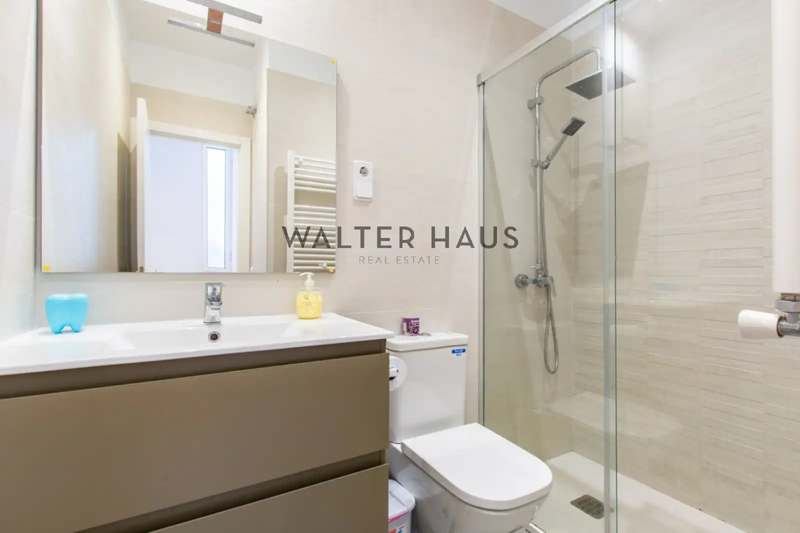 Piso con terraza en venta en Calle de la Luna, imagen 29