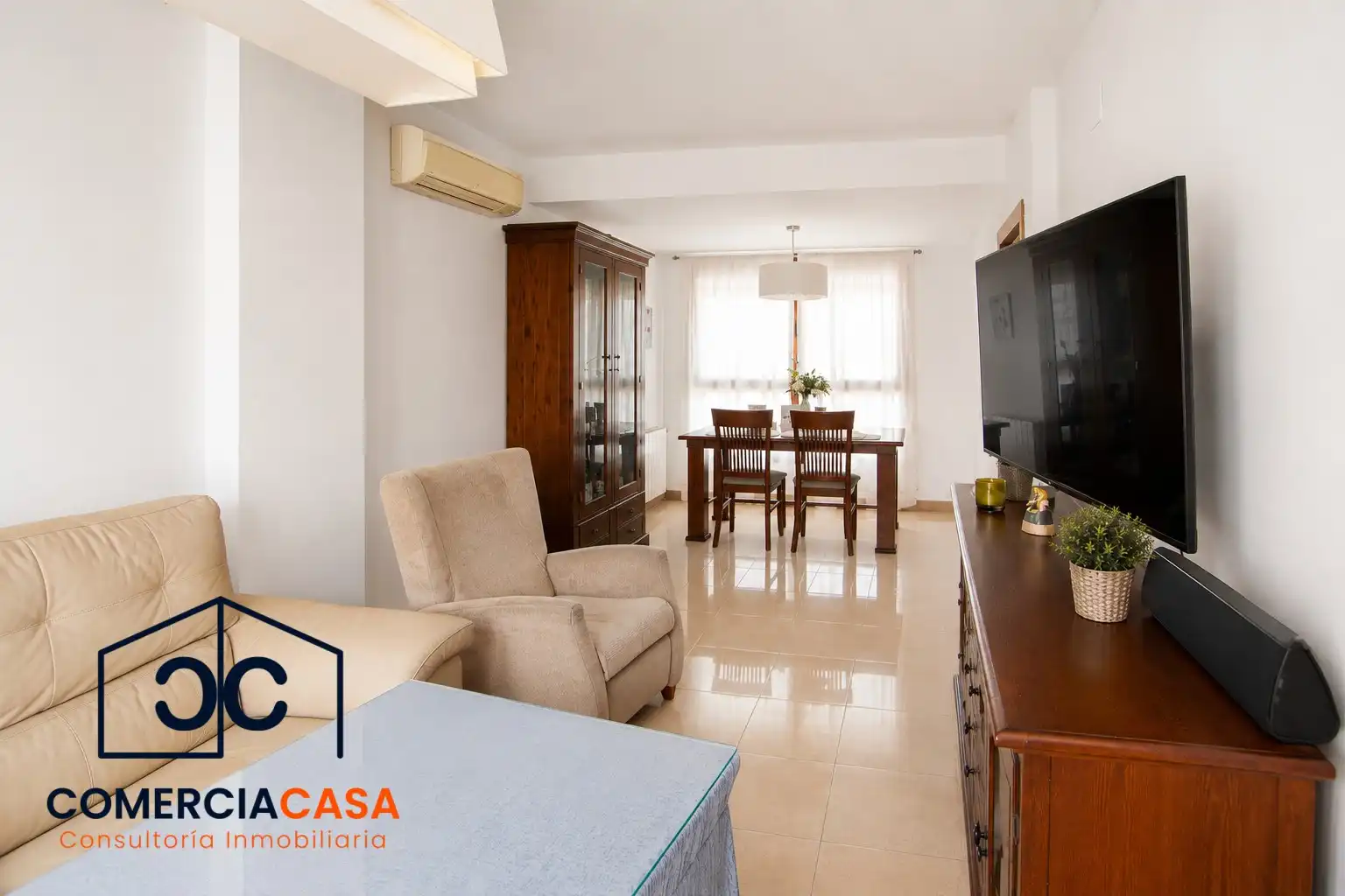 Sala d'estar de Casa adosada en venda en Armilla amb Aire condicionat, Calefacció i Moblat