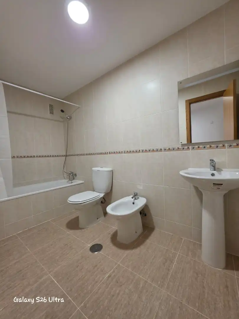 Baño de Piso de alquiler en Albatera con Trastero y Amueblado