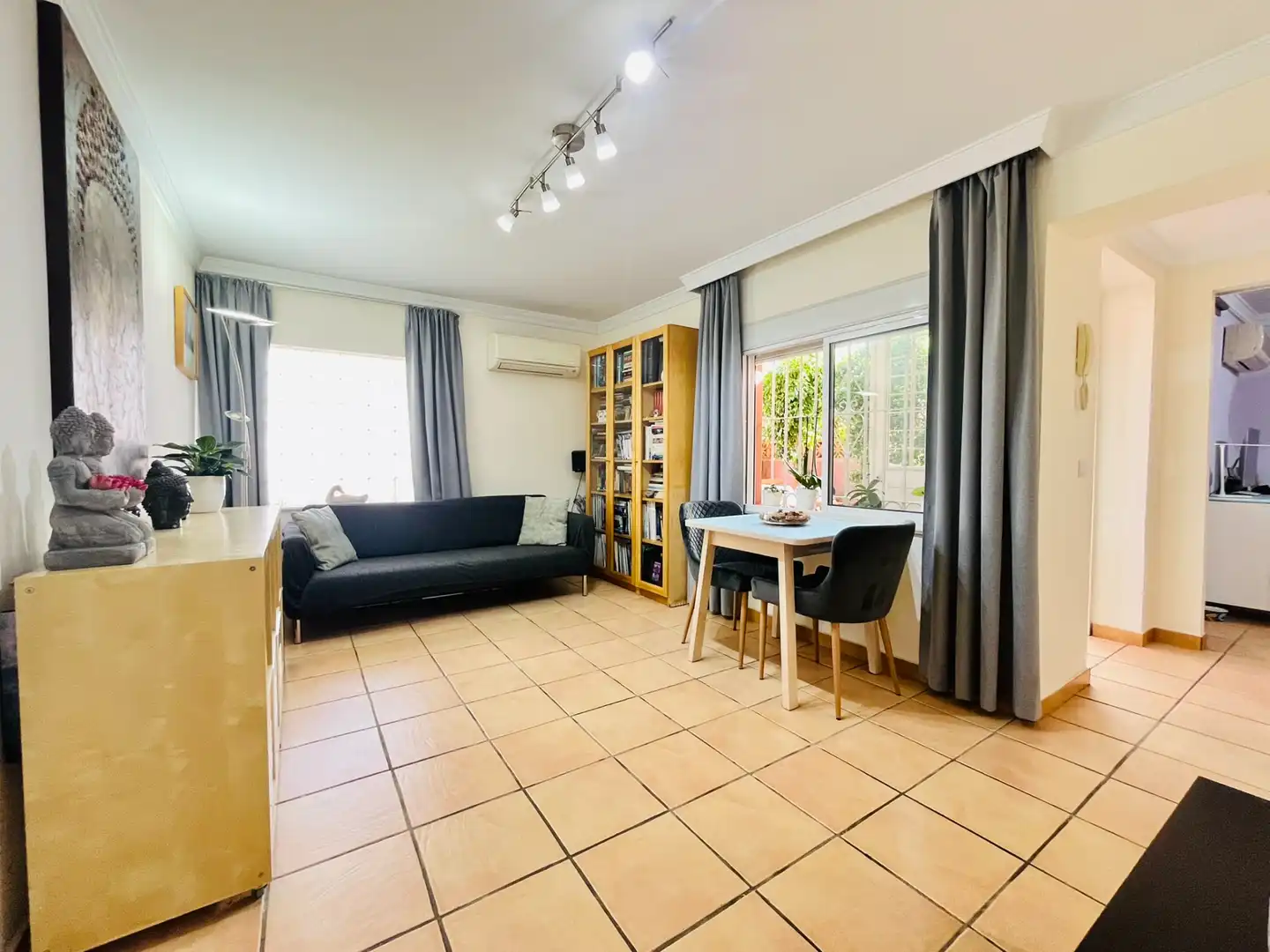 Sala de estar de Casa o chalet en venta en Fuengirola con Aire acondicionado, Jardín privado y Terraza