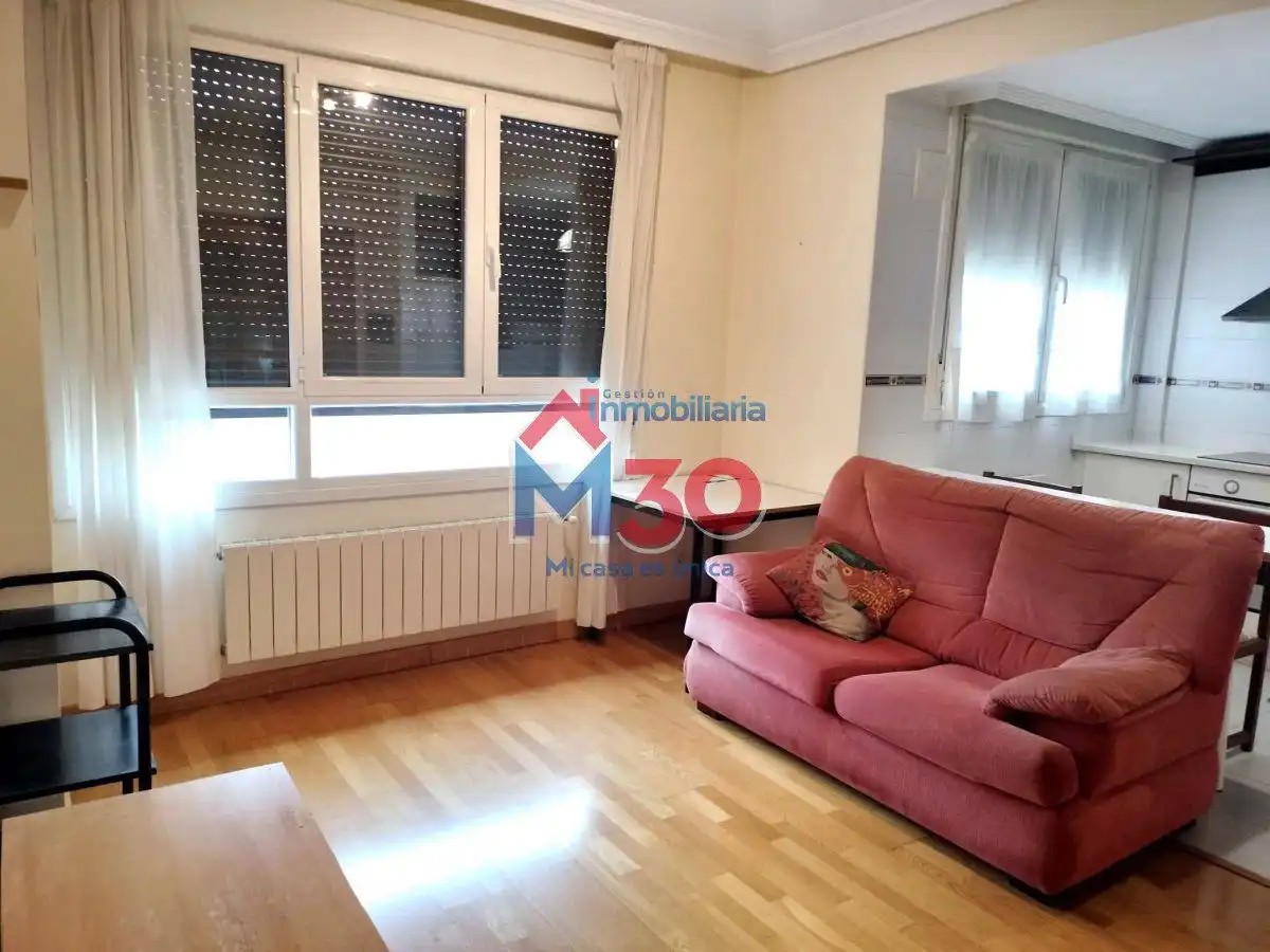 Sala de estar de Piso en venta en Miranda de Ebro con Calefacción, Parquet y Trastero