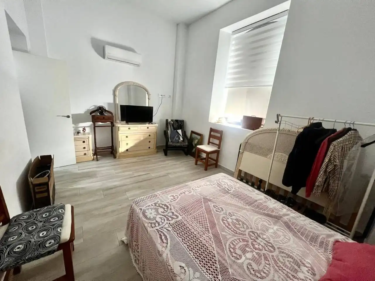 Bedroom of Flat for sale in Sevilla  with Air Conditioner