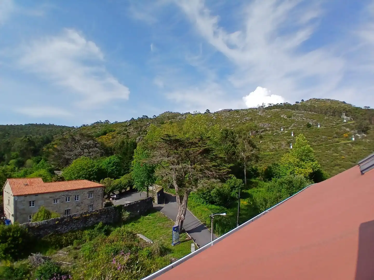 Außenansicht von Wohnung zum Verkauf in Muros mit Heizung, Terrasse und Abstellraum