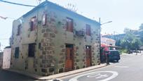 Vista exterior de Casa adosada en venda en Valleseco amb Jardí privat, Terrassa i Traster