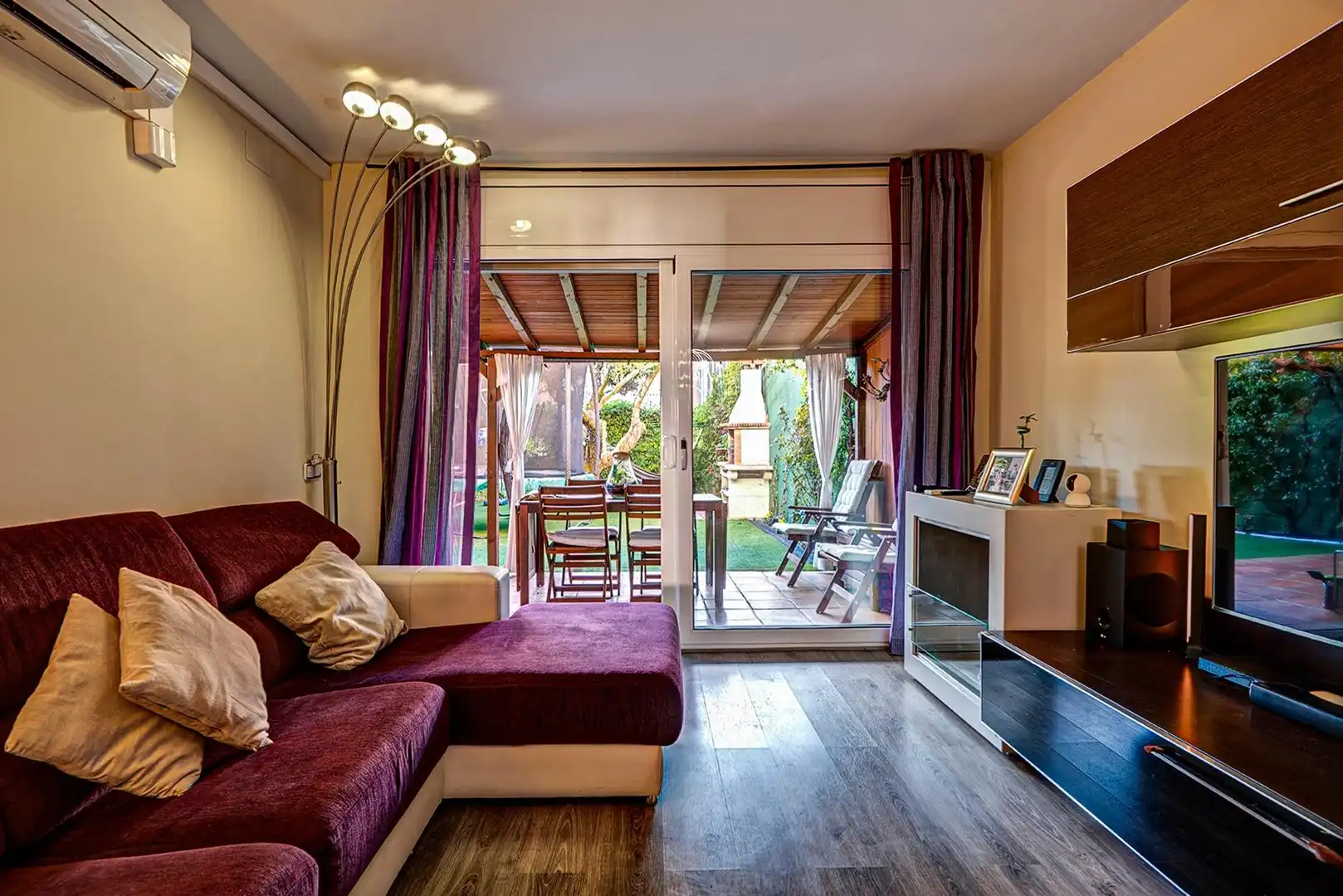 Sala de estar de Casa adosada en venta en Igualada con Aire acondicionado, Calefacción y Terraza