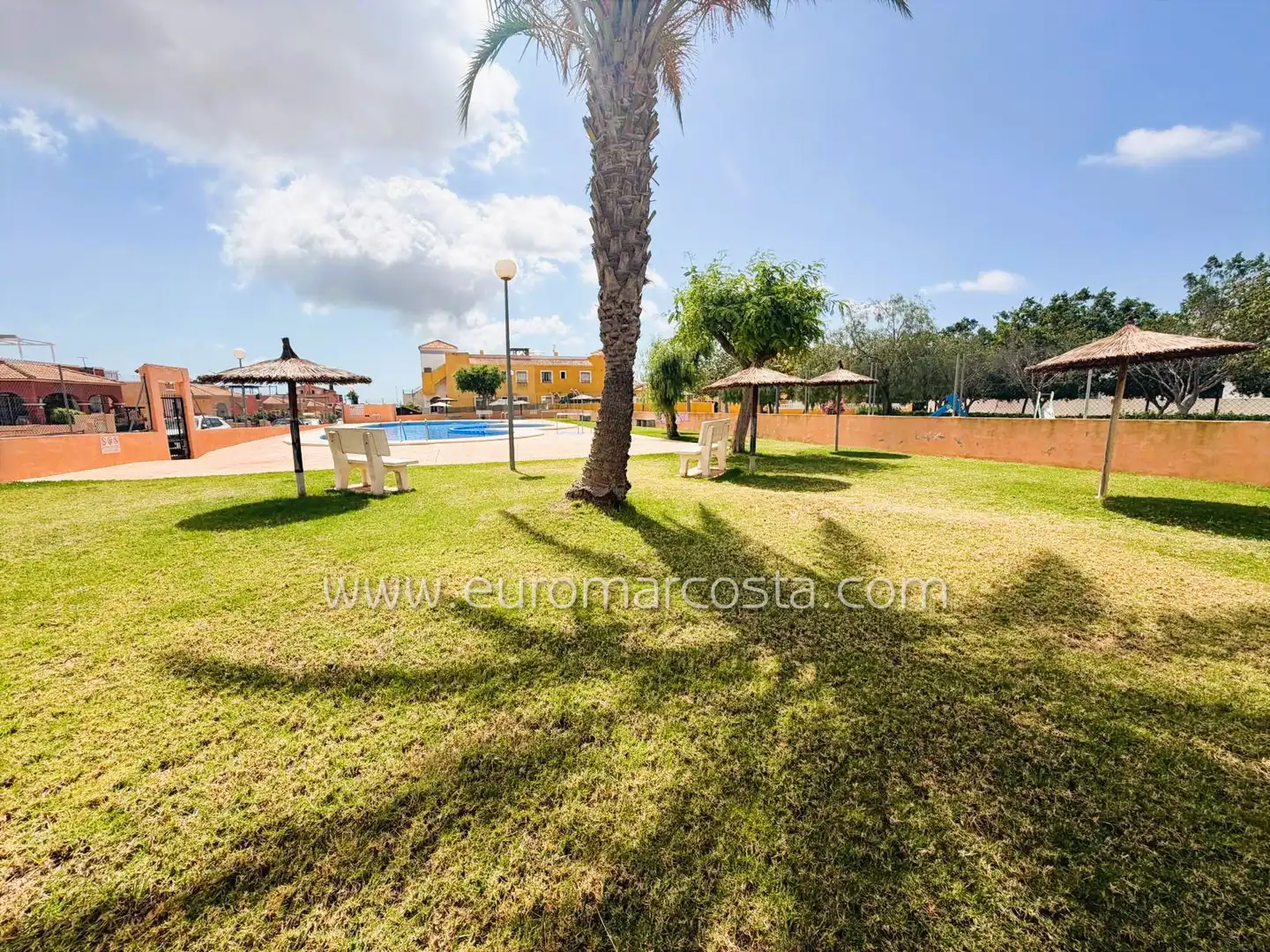 Bungalow con piscina en venta en Avenida Riegos de Levante, imagen 30