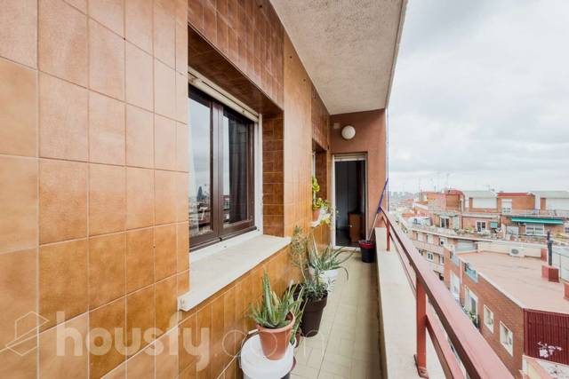 Piso en Venta en Avinguda de la Mare de Déu de Montserrat, . en El Guinardó