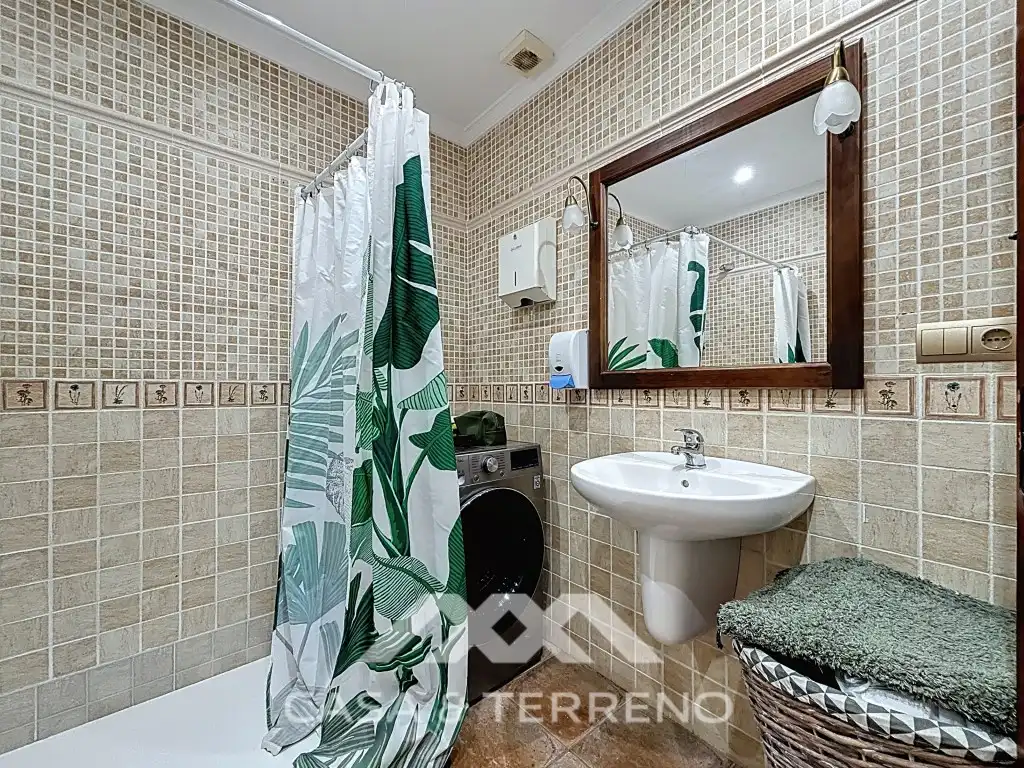 Bany de Casa o xalet en venda en Vélez-Málaga amb Aire condicionat, Jardí privat i Terrassa
