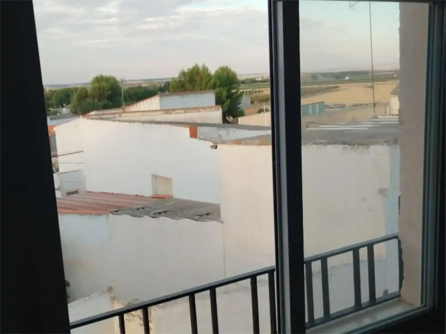 Vista exterior de Casa adosada en venda en El Romeral