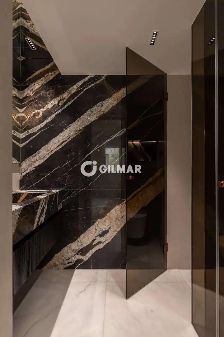 Baño de Dúplex en venta en Madrid con Calefacción y Balcón