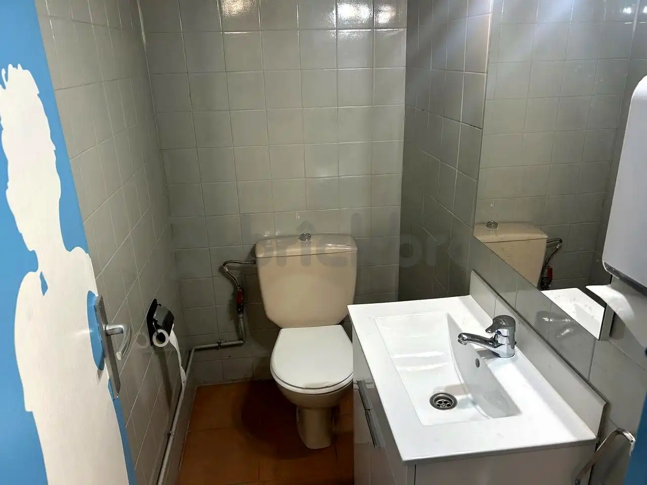 Baño de Oficina de alquiler en Barcelona con Aire acondicionado y Calefacción