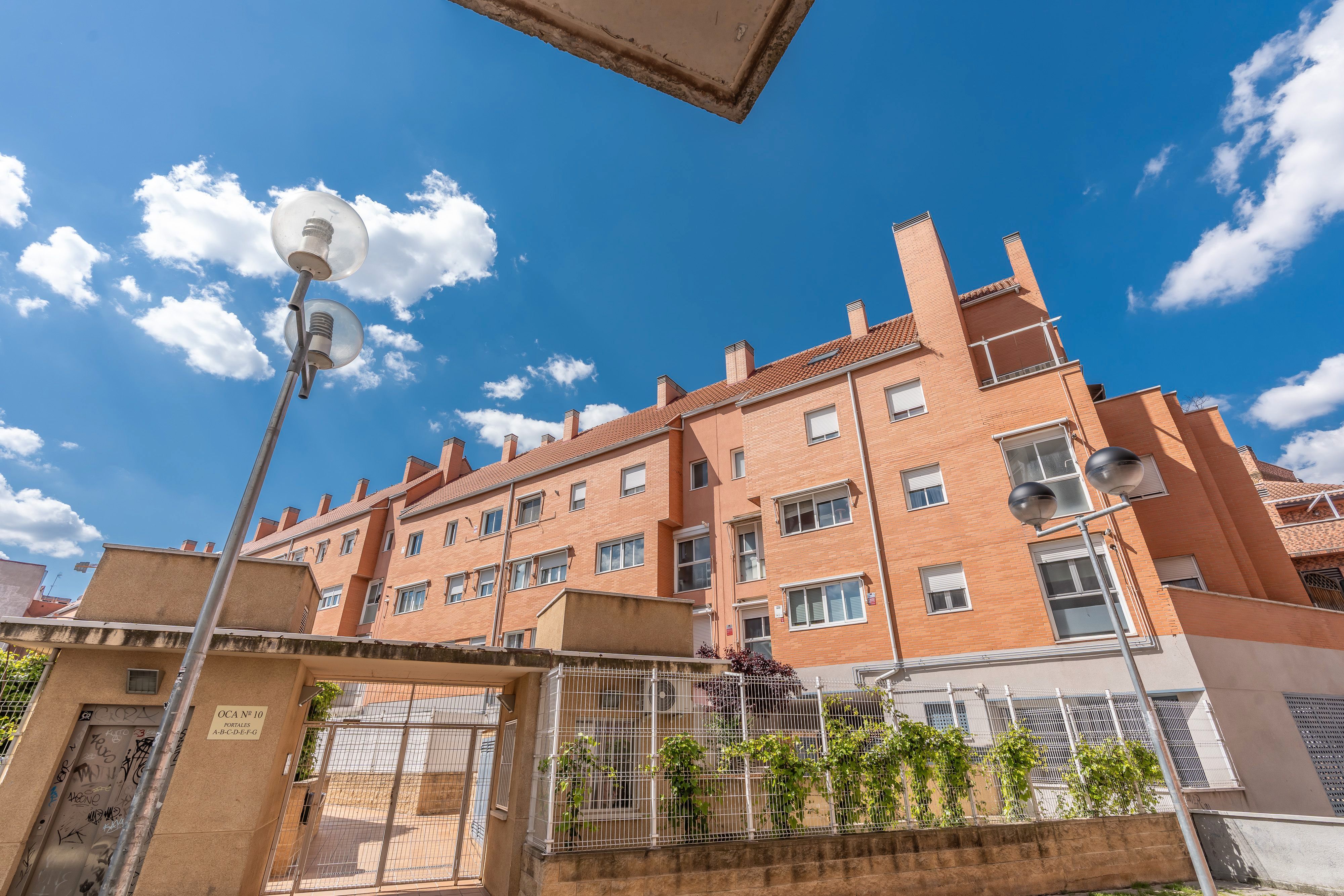 Exterior view of Flat for sale in  Madrid Capital  with Heating