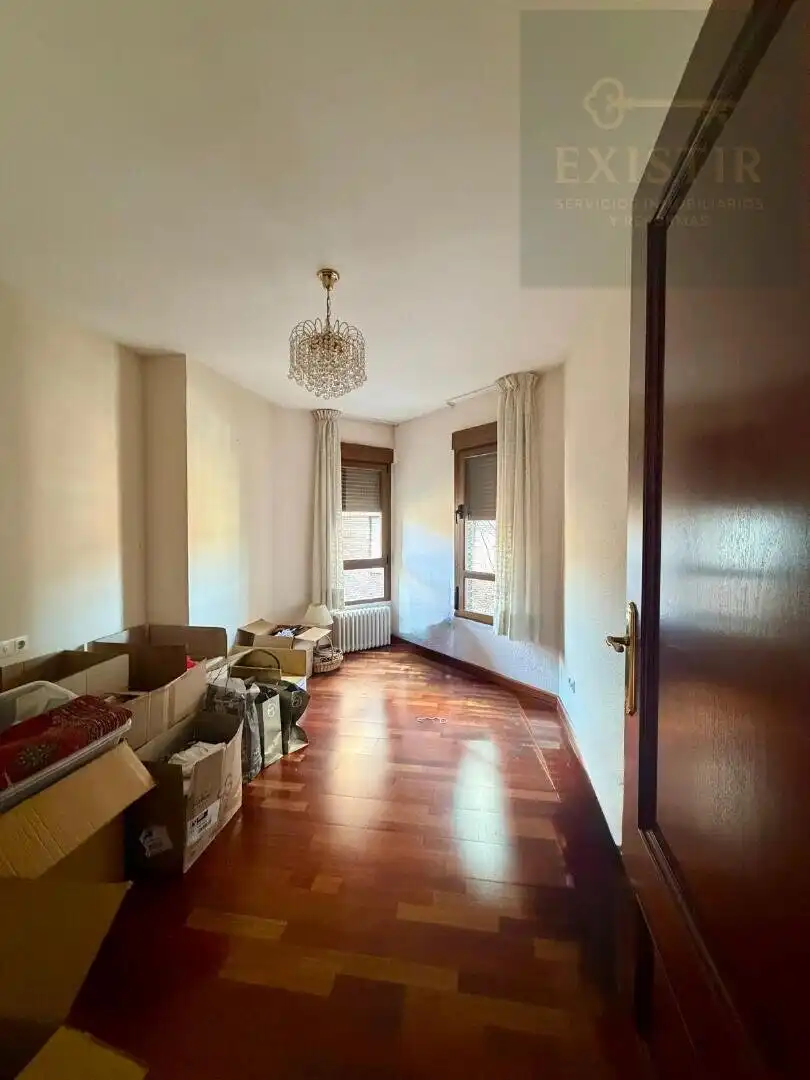 Bedroom of Flat for sale in Palencia