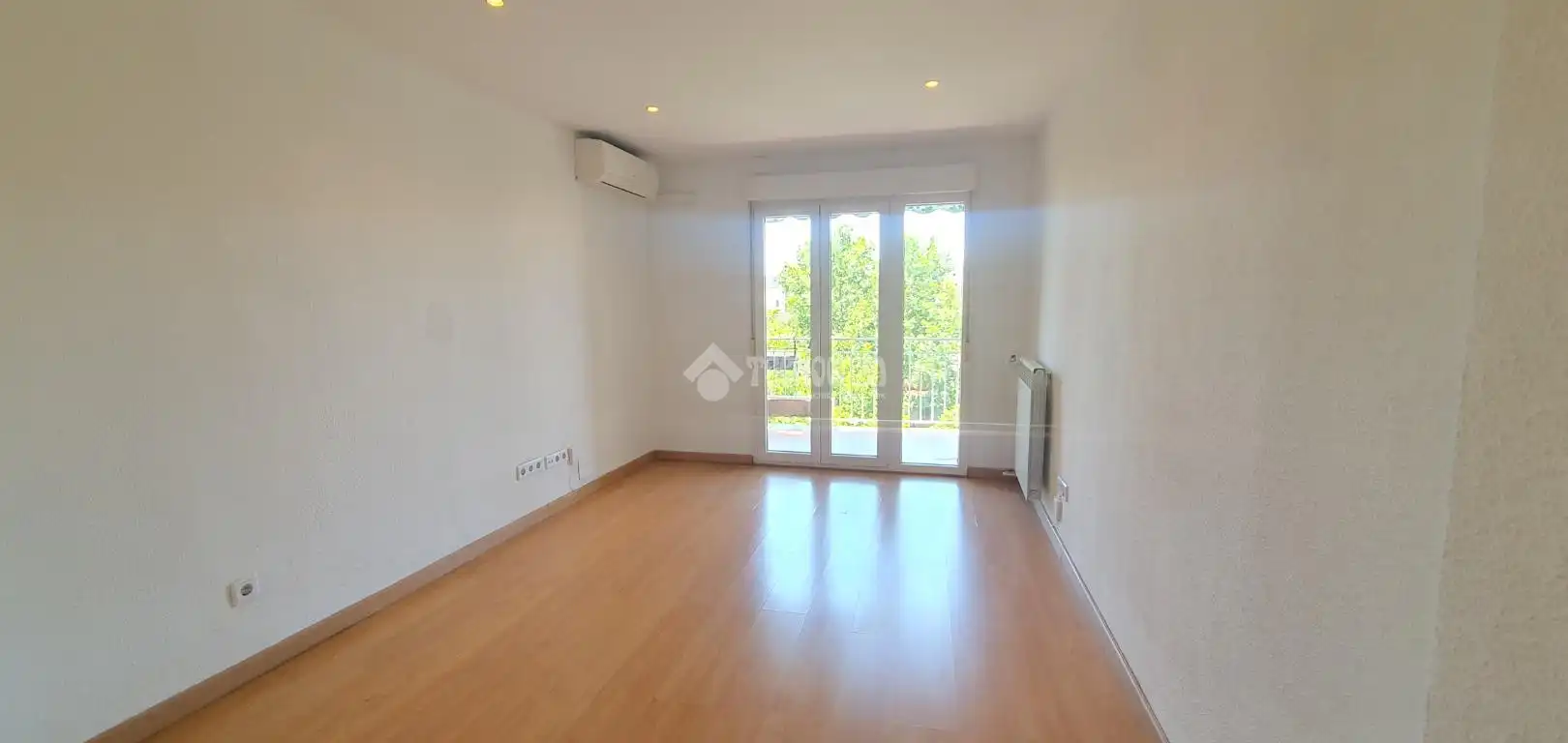 Schlafzimmer von Wohnung zum Verkauf in Madrid mit Klimaanlage, Heizung und Terrasse