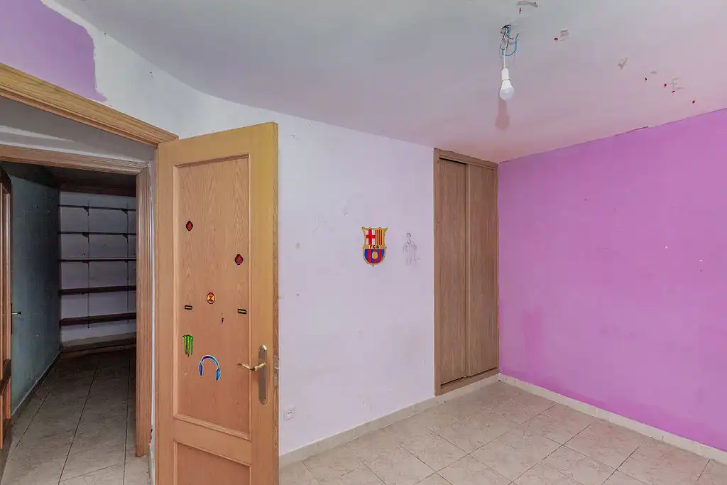Dormitori de Casa adosada en venda en Alcoba amb Aire condicionat