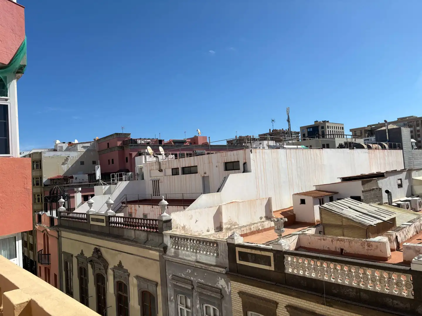 Vista exterior de Ático en venta en Las Palmas de Gran Canaria con Aire acondicionado, Calefacción y Terraza