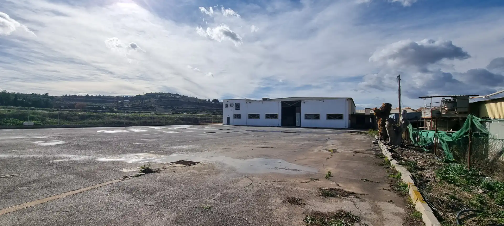 Vista exterior de Nau industrial en venda en Aspe amb Calefacció i Alarma
