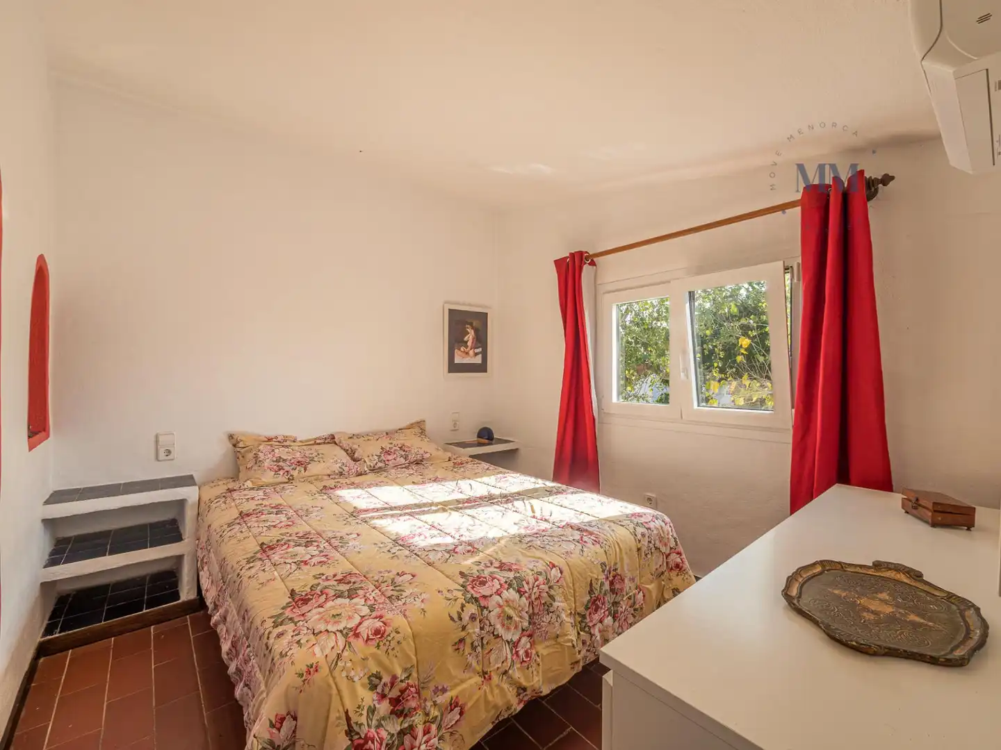 Schlafzimmer von Maisonette zum Verkauf in Es Castell mit Klimaanlage, Terrasse und Balkon