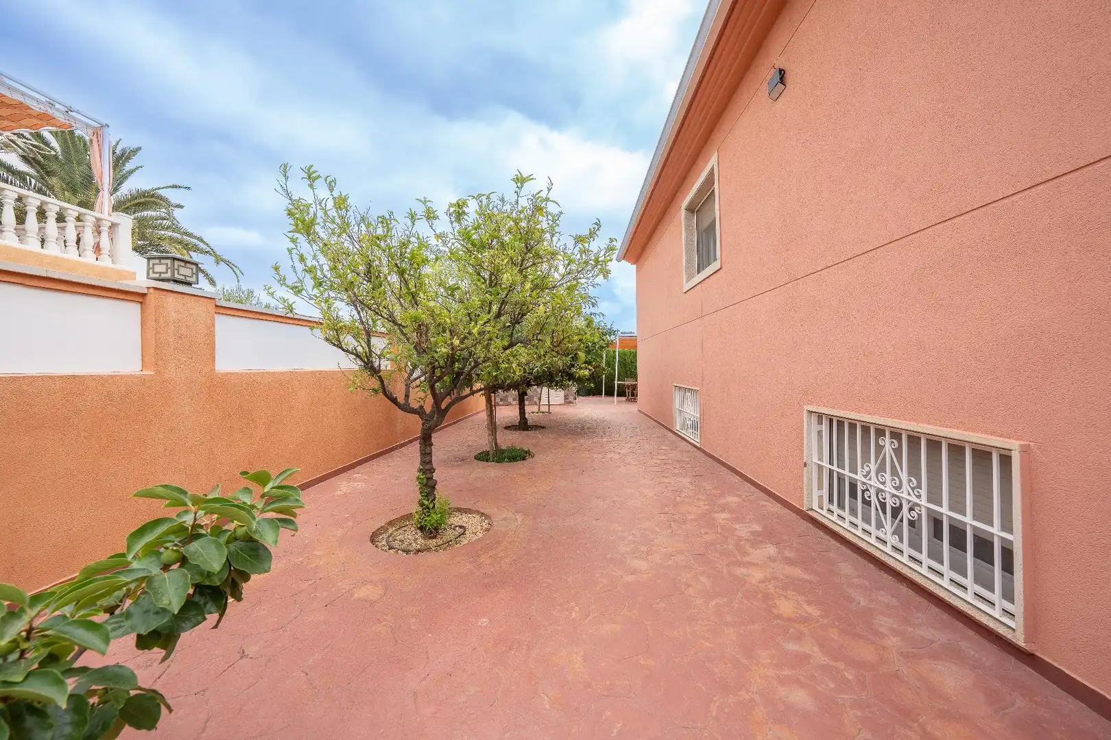 Vista exterior de Casa o xalet en venda en La Nucia amb Calefacció, Jardí privat i Terrassa