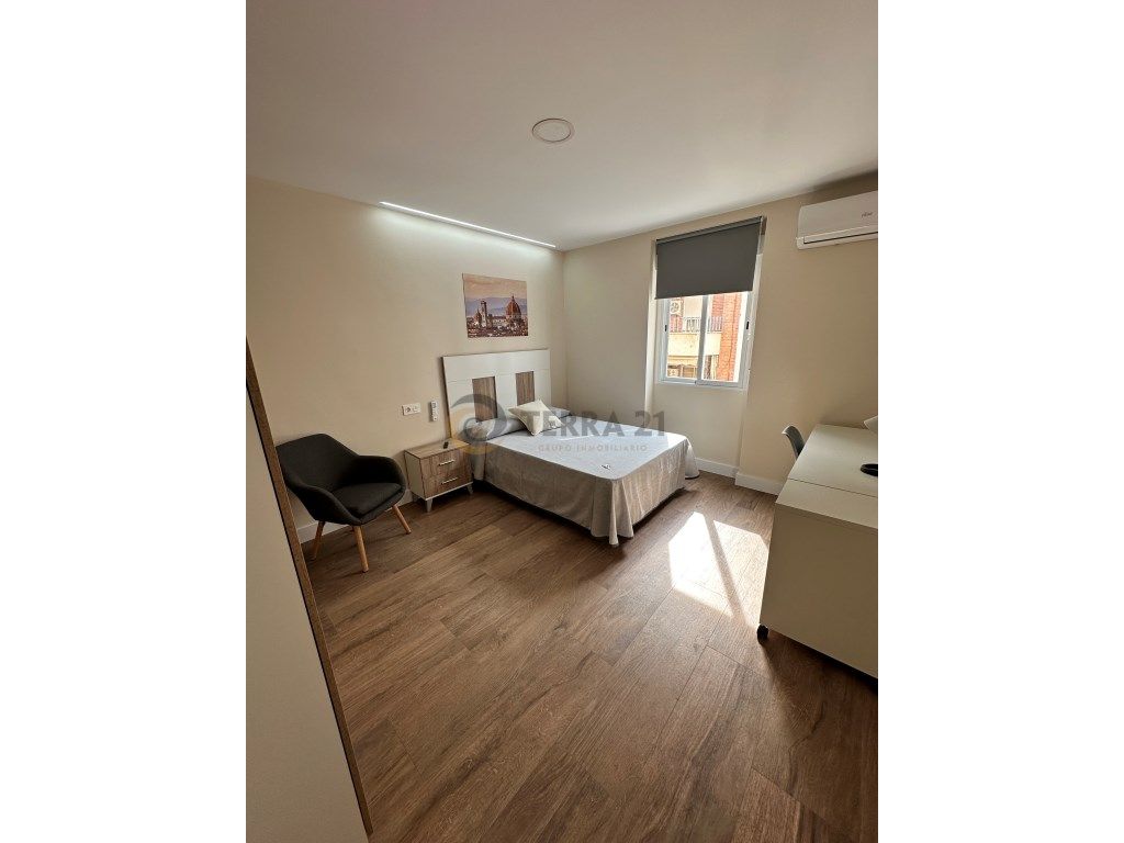 Bedroom of Flat to rent in  Jaén Capital