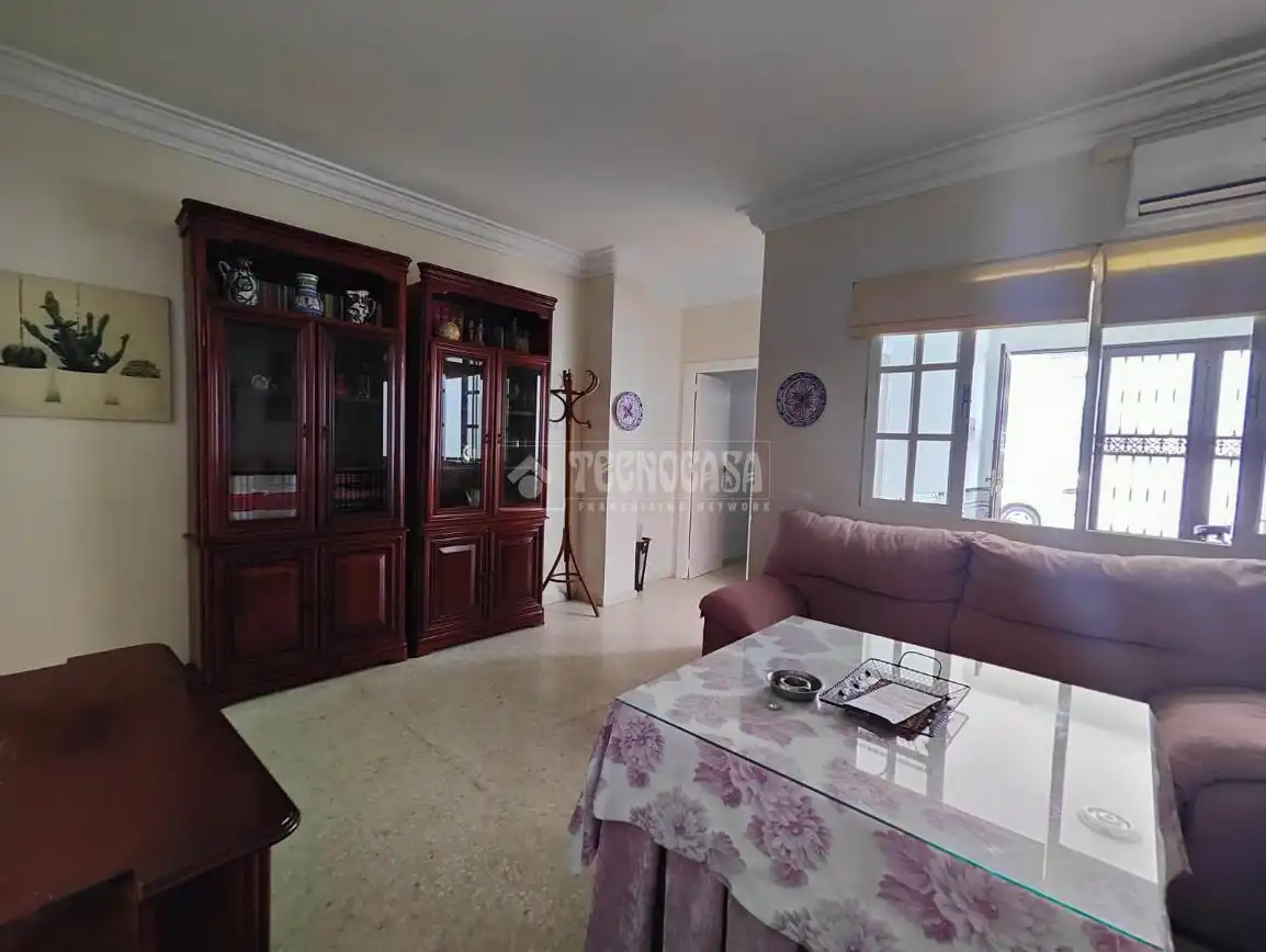 Sala d'estar de Casa o xalet en venda en Los Palacios y Villafranca amb Aire condicionat
