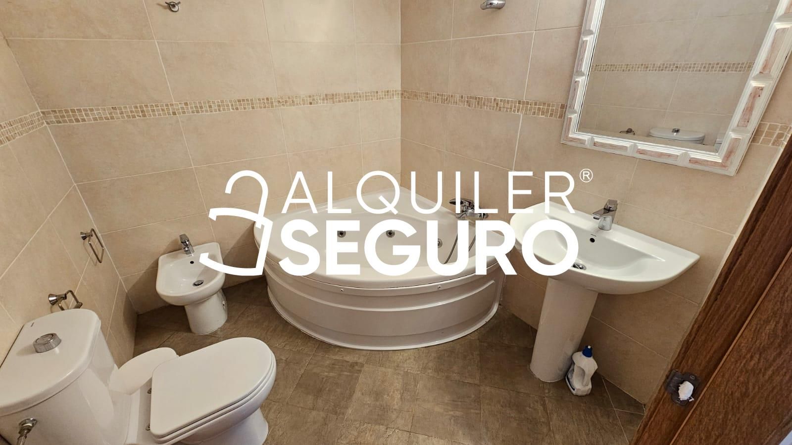 Bathroom of Flat to rent in  Murcia Capital  with Air Conditioner and Heating