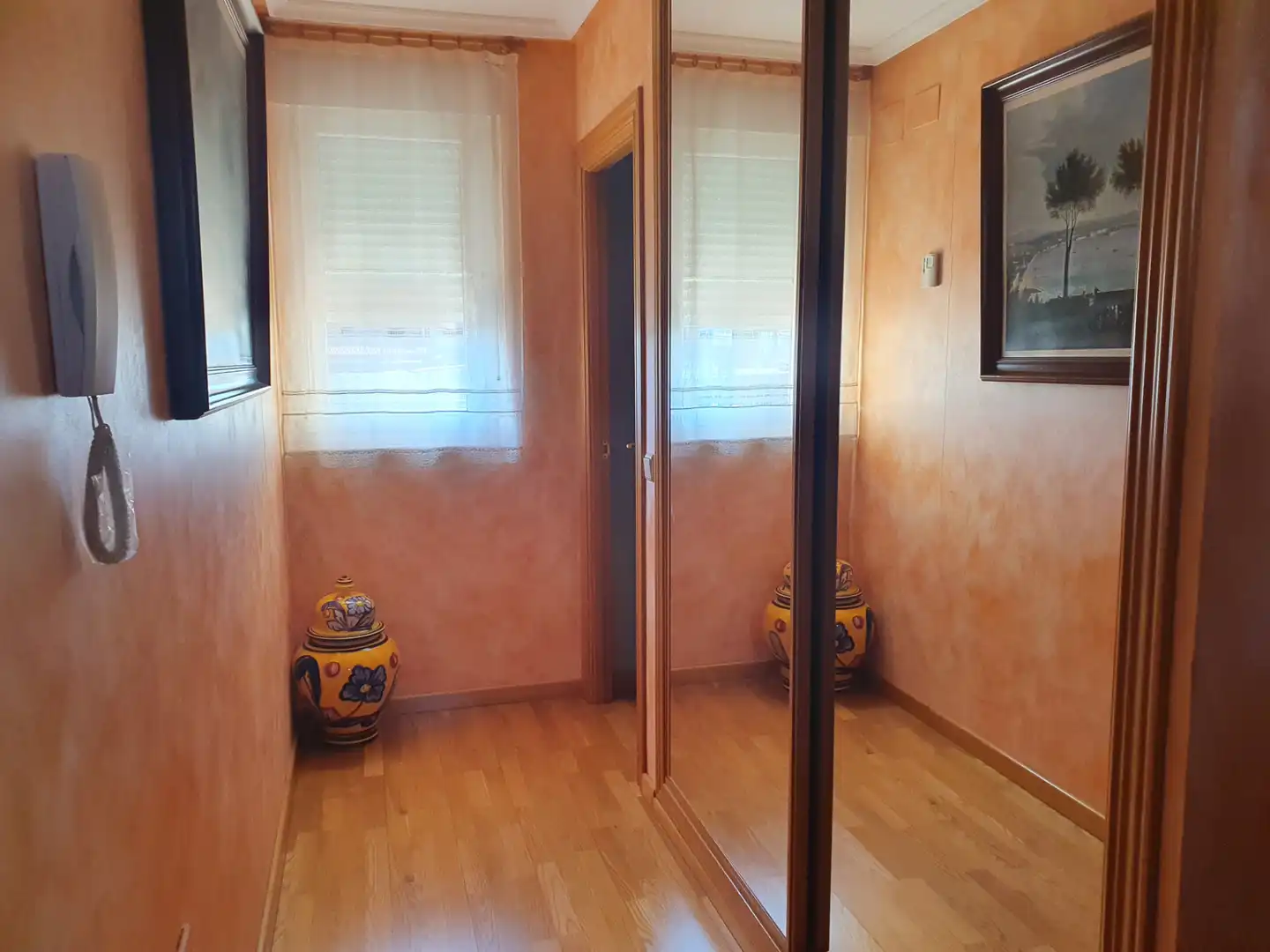 Dormitori de Casa o xalet en venda en León Capital  amb Calefacció, Jardí privat i Forn