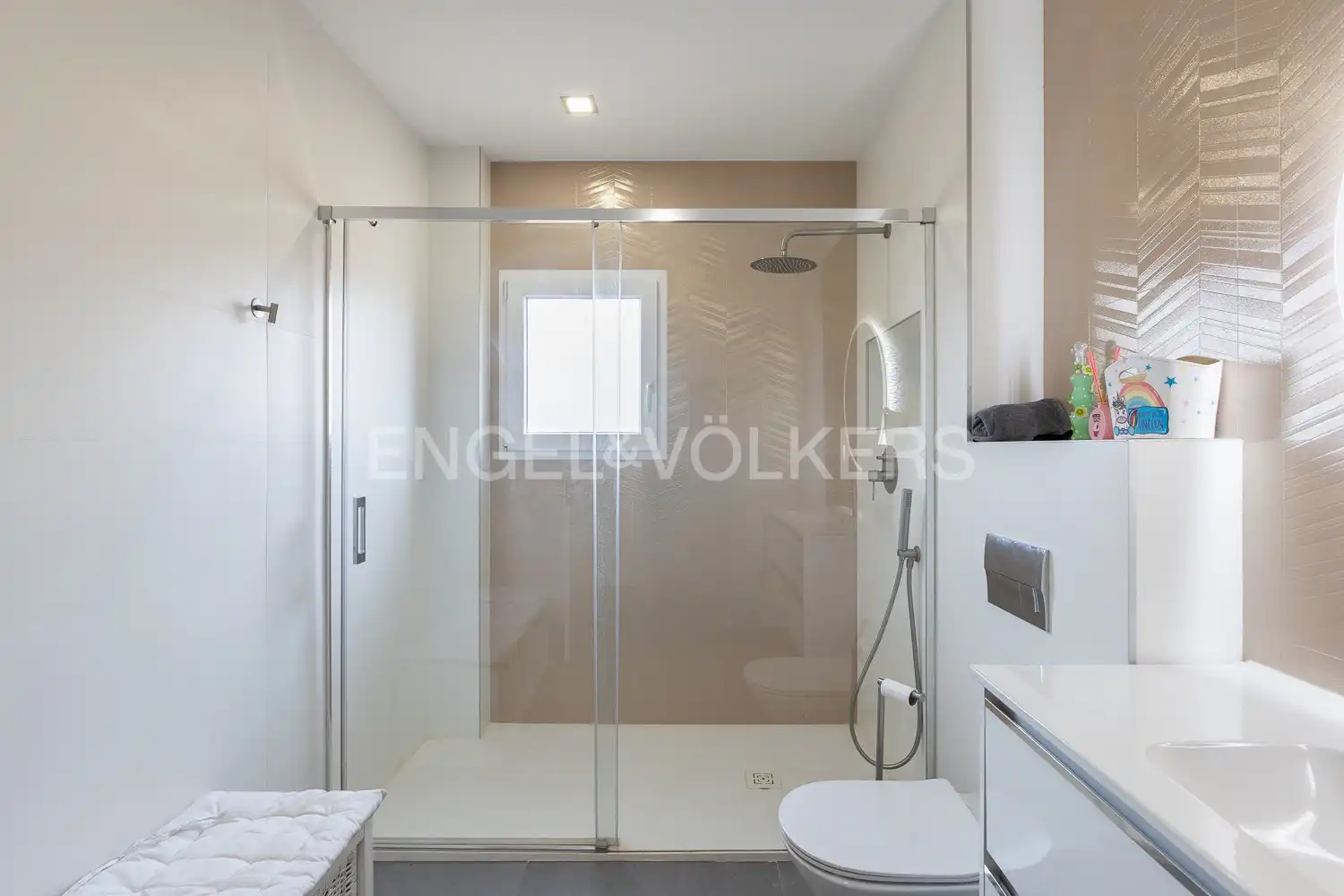 Bathroom of Houses for sale in L'Eliana  with Air Conditioner, Heating and Private garden