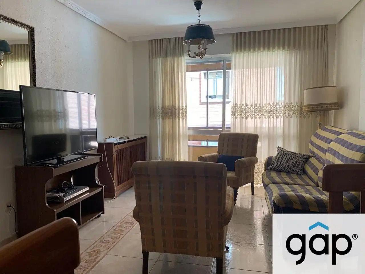 Living room of Flat for rent in Cuenca  with Heating, Terrace and Furnished