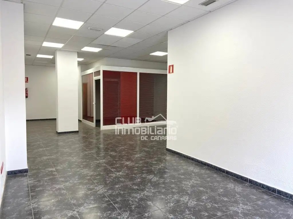 Commercial properties for rent in Santa Cruz de Tenerife  with Air Conditioner