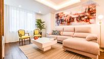 Living room of Flat to rent in  Madrid Capital  with Air Conditioner, Heating and Furnished