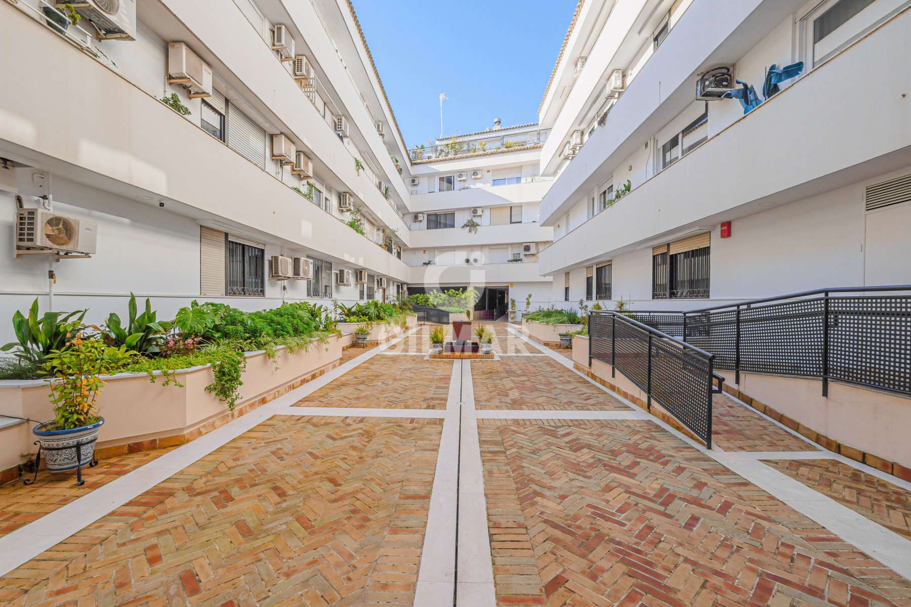 Exterior view of Flat for sale in  Sevilla Capital  with Heating, Private garden and Storage room