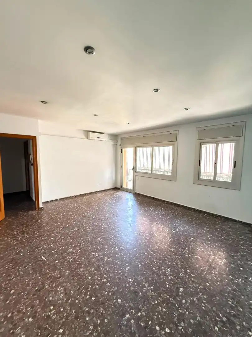 Piso con terraza en venta en Carrer de Nicolau Guanyabens, imagen 3