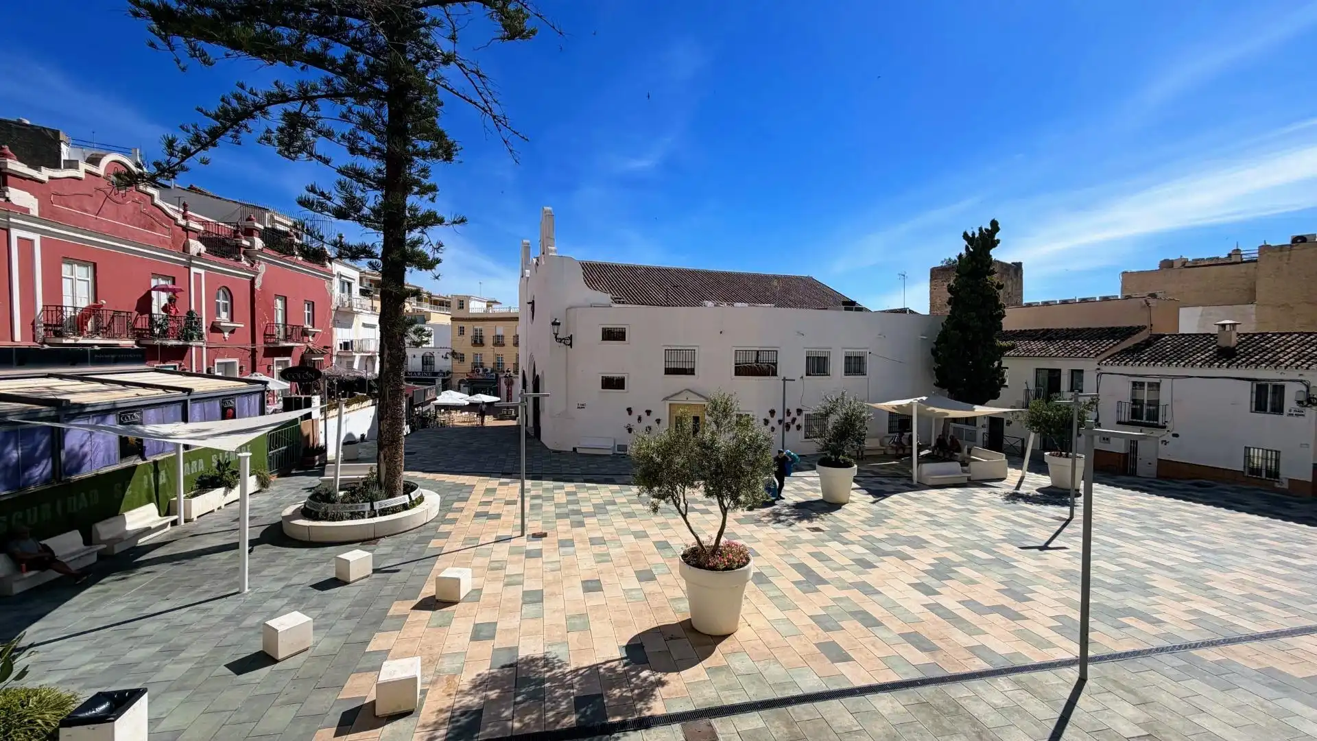 Vista exterior de Pis en venda en Torremolinos amb Aire condicionat, Calefacció i Jardí privat