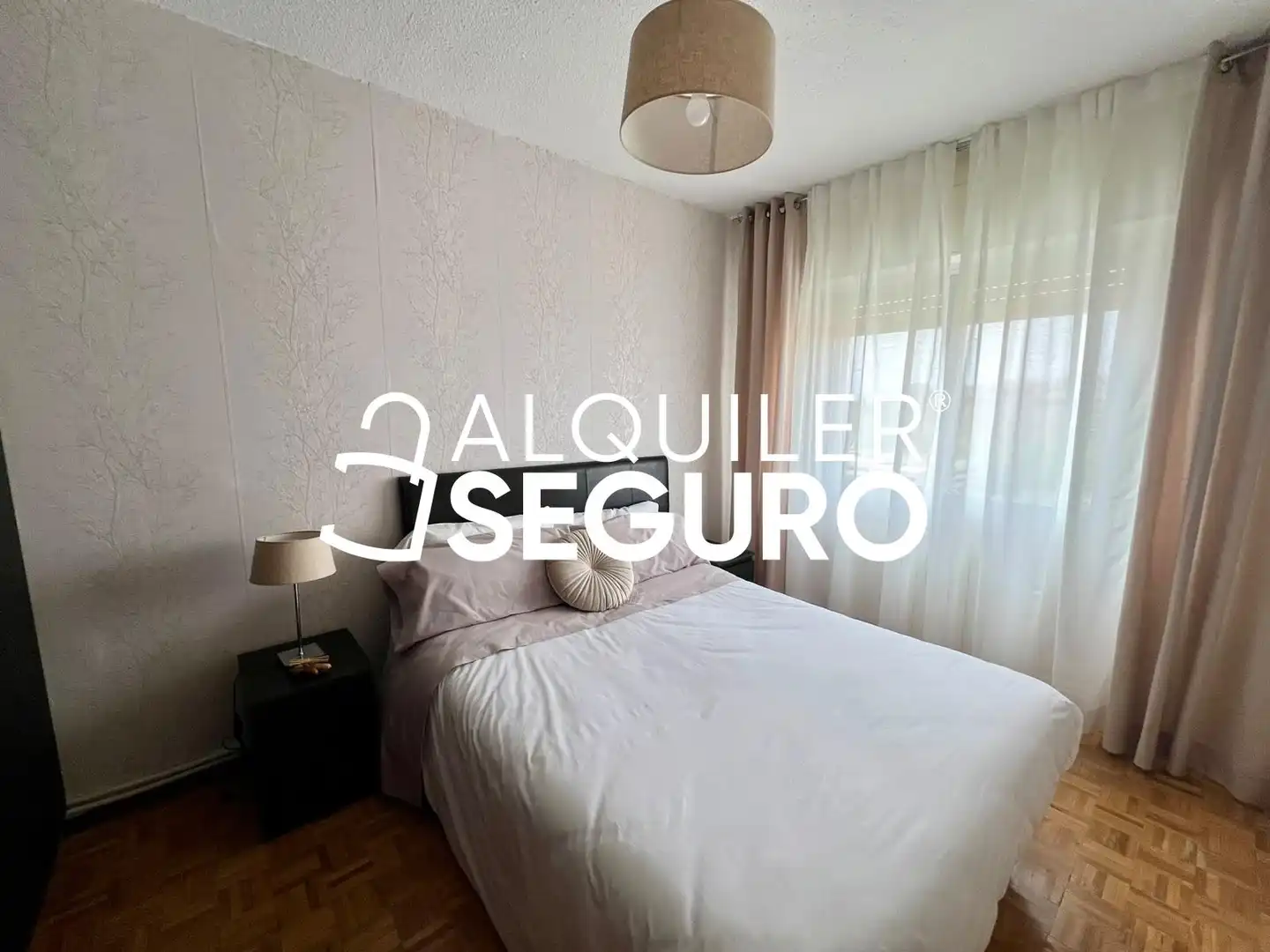 Schlafzimmer von Wohnung zur Miete in Madrid mit Klimaanlage, Heizung und Terrasse