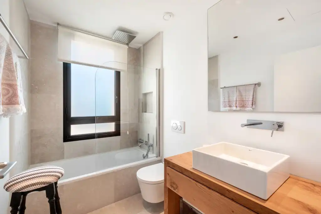 Baño de Ático en venta en Pollença con Trastero, Piscina y Piscina comunitaria
