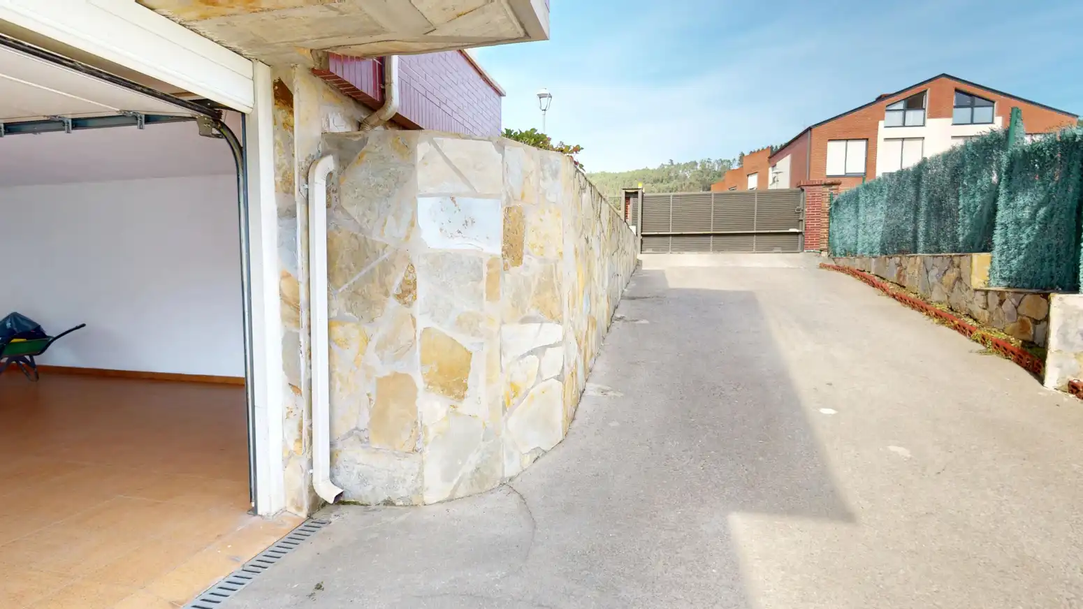 Aparcament de Casa o xalet en venda en Piélagos amb Jardí privat i Parquet