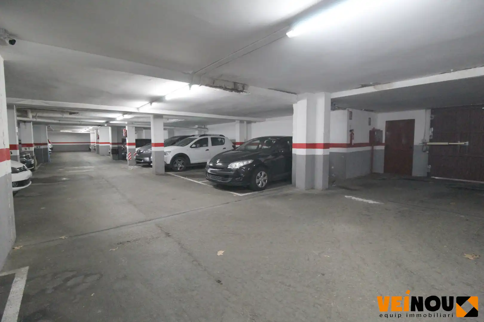 Aparcament de Pis en venda en Esplugues de Llobregat amb Calefacció, Parquet i Balcó