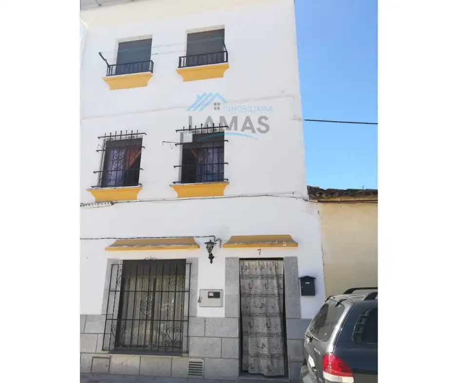 Vista exterior de Casa o chalet en venta en Peraleda de la Mata con Amueblado y Balcón