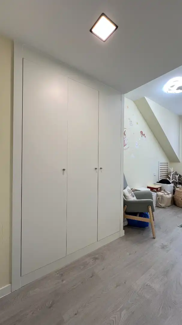 Dormitori de Dúplex en venda en Velilla de San Antonio amb Aire condicionat, Calefacció i Terrassa