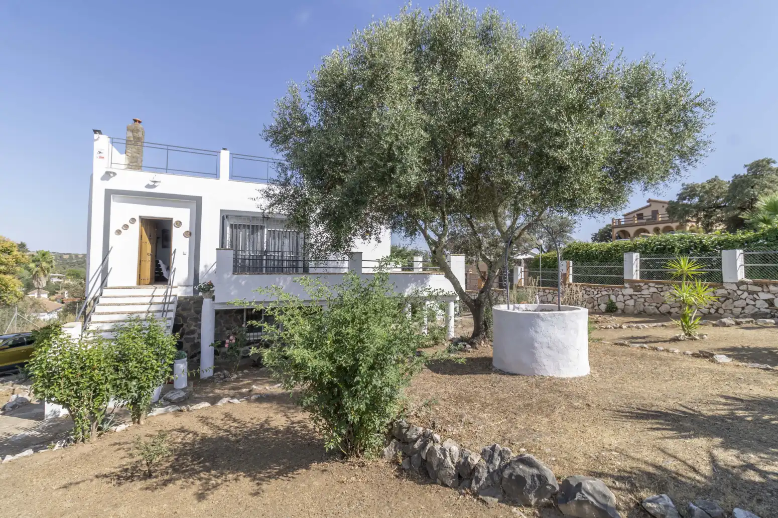 Vista exterior de Casa o chalet en venta en Guillena con Jardín privado, Terraza y Piscina