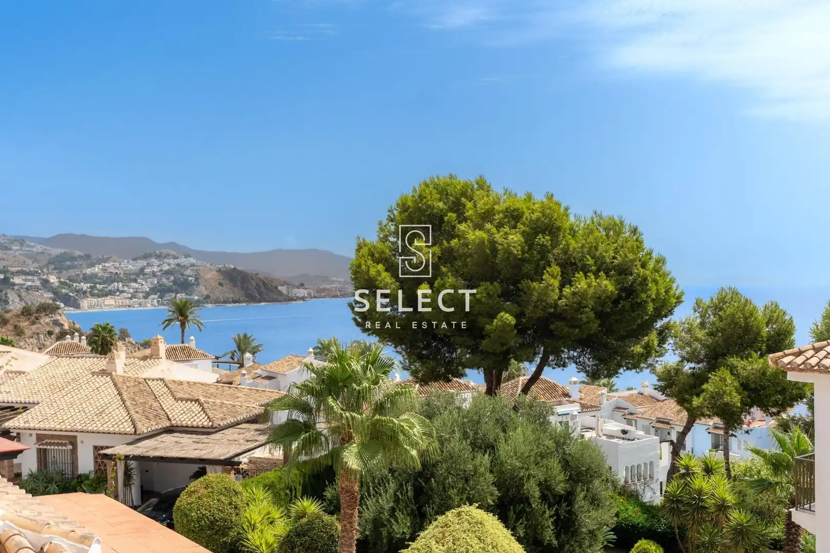 Vista exterior de Casa adosada en venta en Almuñécar con Aire acondicionado, Calefacción y Terraza