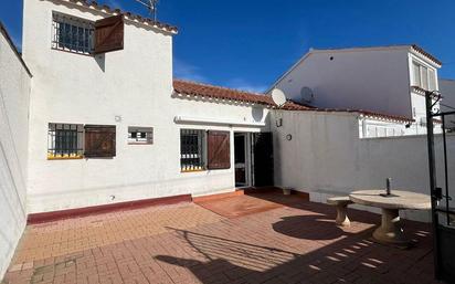 Vista exterior de Casa o xalet en venda en Roses amb Terrassa i Piscina