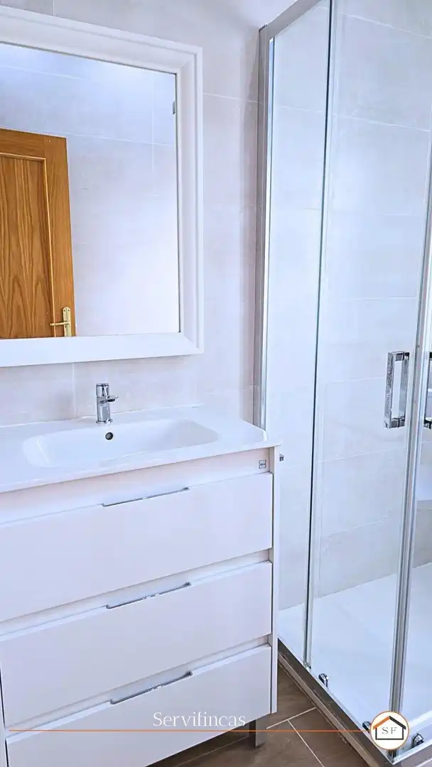 Badezimmer von Wohnung zur Miete in Madrid mit Heizung und Parkett