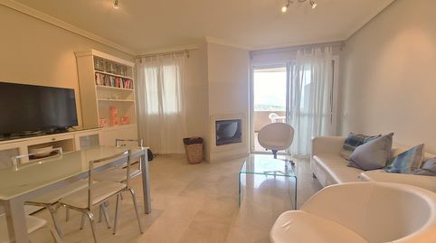 Este es un precioso apartamento en planta baja de 2 dormitorios y 2 baños, con hermosas vistas al campo de golf de La Duquesa, sit, Bild 5