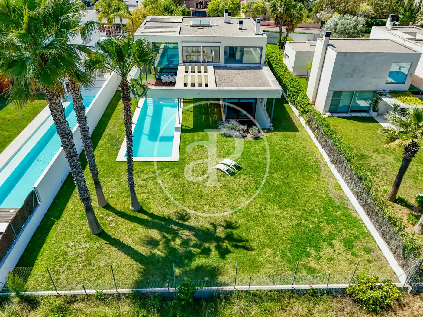 Vista exterior de Casa o xalet en venda en Bétera amb Aire condicionat, Calefacció i Jardí privat